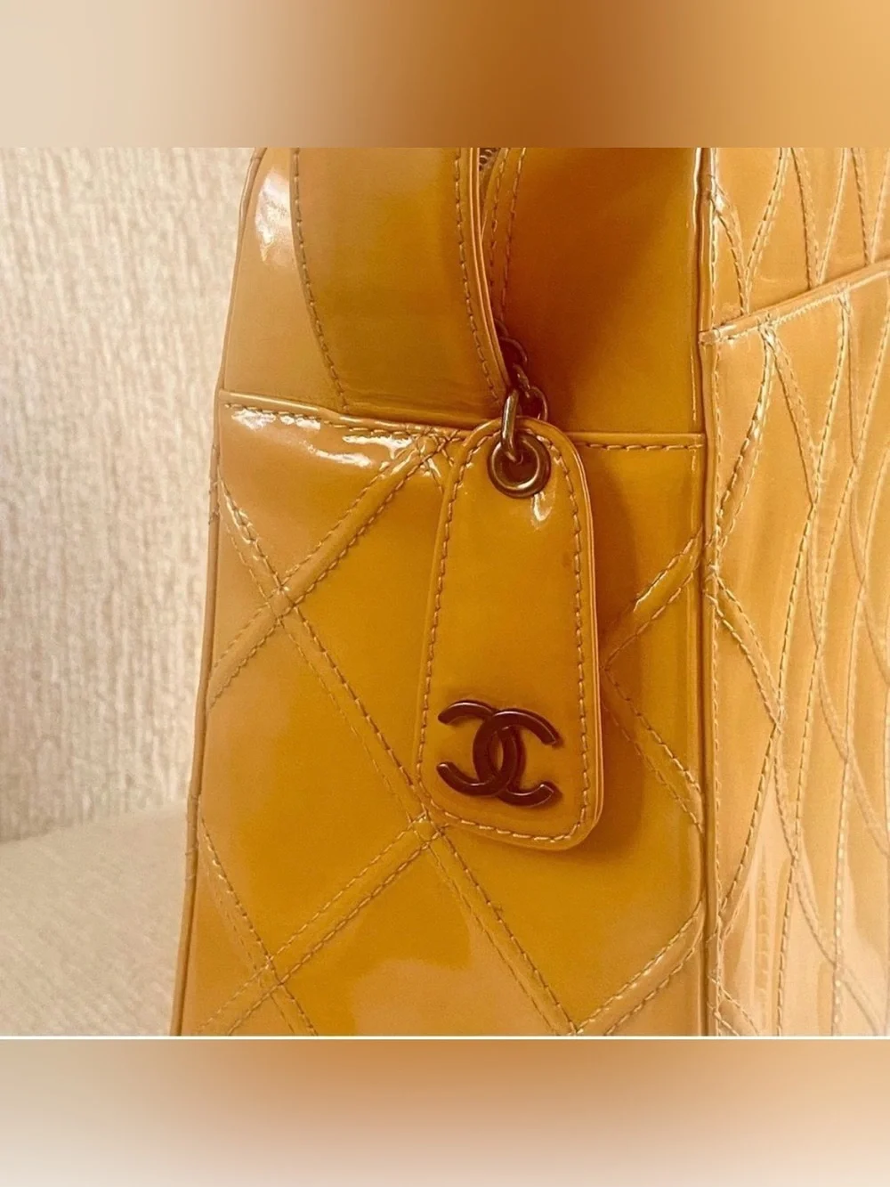 CHANEL EUC Vintage (2001) Yellow Patent Leather Camera Bag - Picture 4 of 14